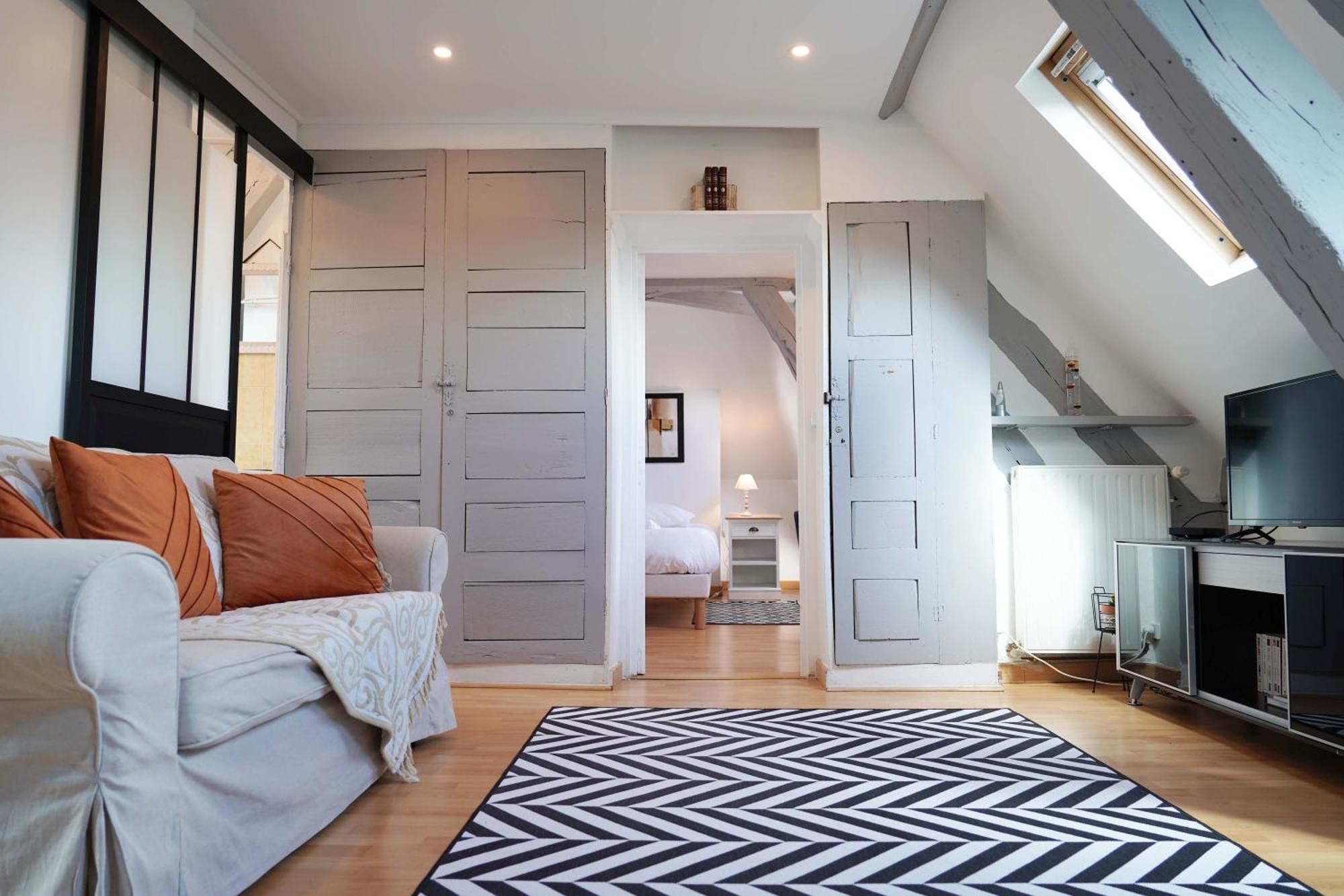 Logis Cathedrale Notre Dame Apartment Chartres